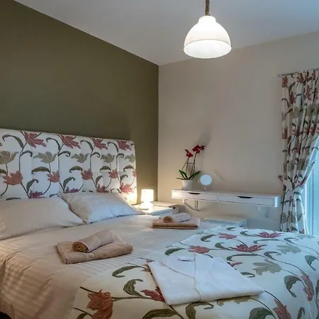 Sirena Tolo Luxury Appartement